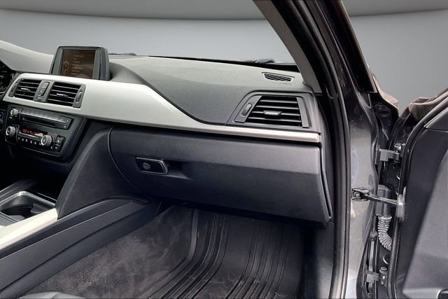 Used 2014 BMW 320i xDrive Sedan image 25