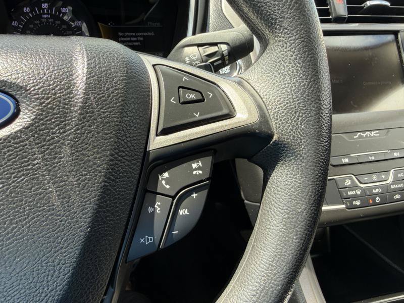 Used 2019 Ford Fusion SE FWD image 23