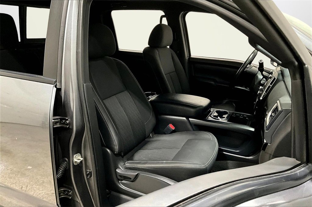 Used 2018 Nissan Titan PRO-4X image 28
