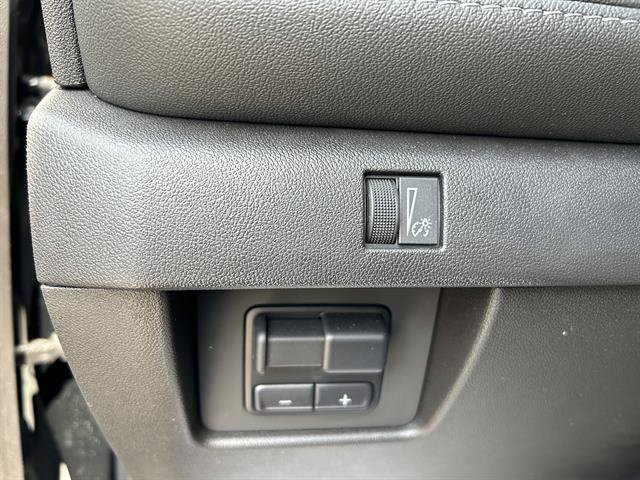 Certified 2024 Chevrolet Colorado LT w/ LT Convenience Package II AWD/4WD image 18