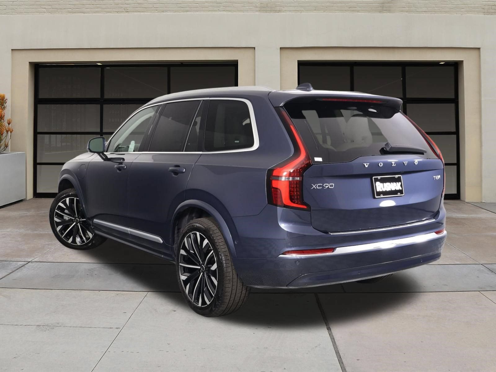 New 2026 Volvo XC90 T8 Ultra w/ Protection Package AWD/4WD image 3