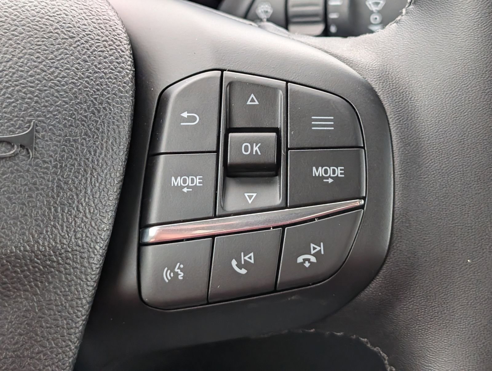New 2026 Ford Maverick XLT w/ XLT Luxury Package FWD image 23