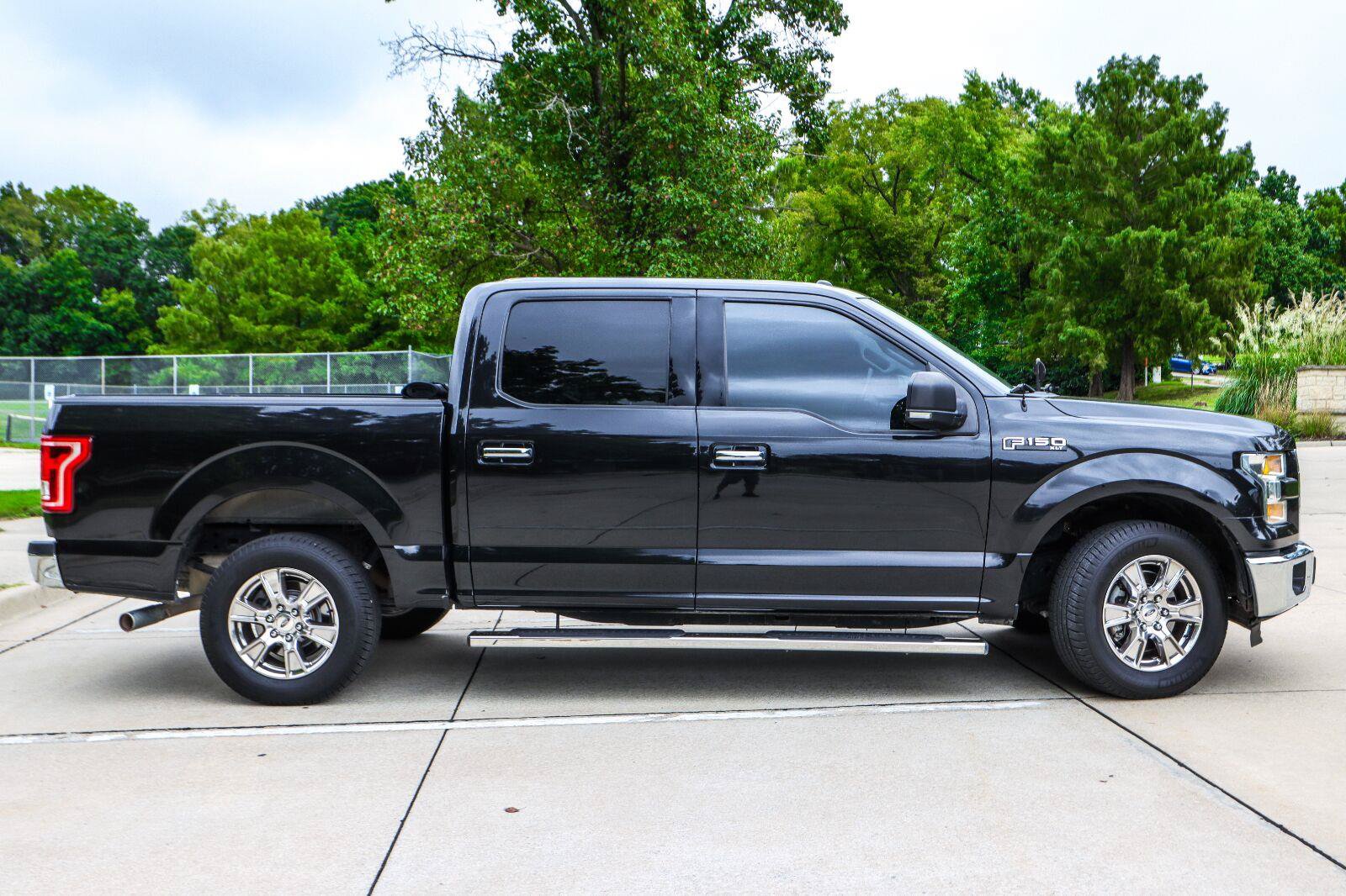 Used 2015 Ford F150 XLT w/ Equipment Group 302A Luxury RWD image 5