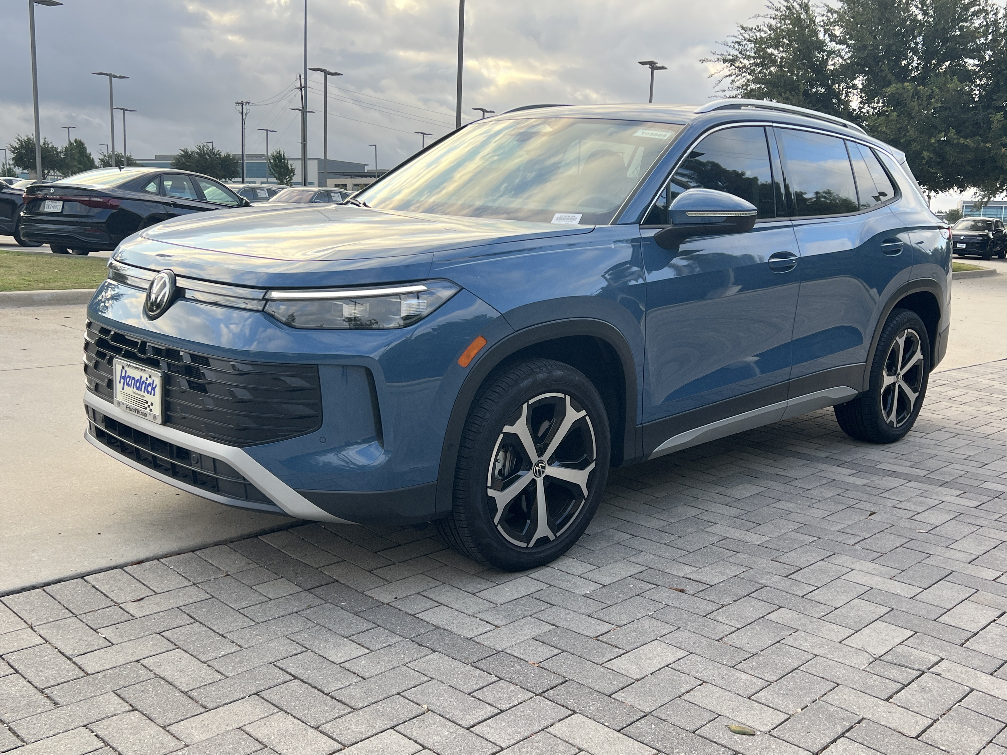 Certified 2026 Volkswagen Tiguan SE AWD/4WD image 4