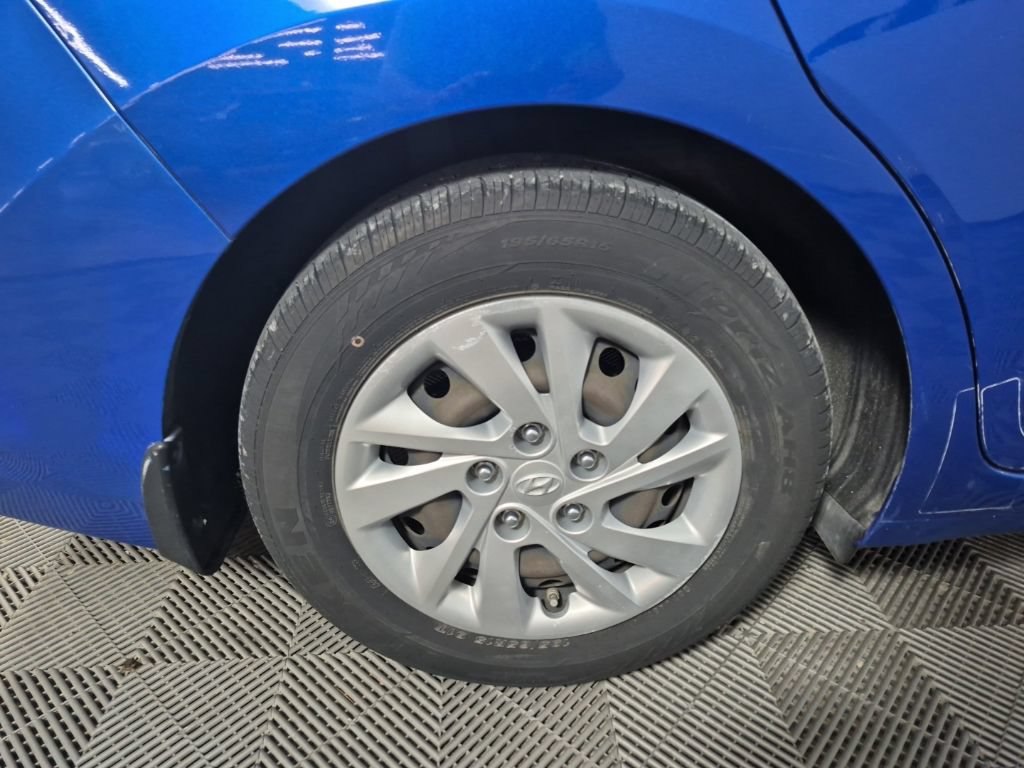 Used 2018 Hyundai Elantra SE w/ Winter Weather Package FWD image 24