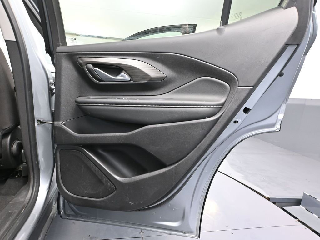 Used 2024 GMC Terrain SLE image 39