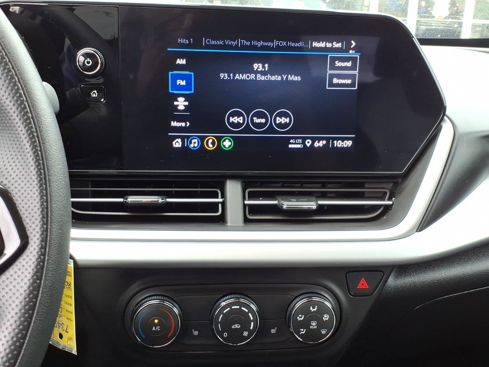 Certified 2024 Chevrolet Trax LS w/ LS Convenience Package FWD image 20