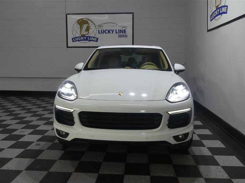 Used 2017 Porsche Cayenne Platinum Edition AWD/4WD image 2
