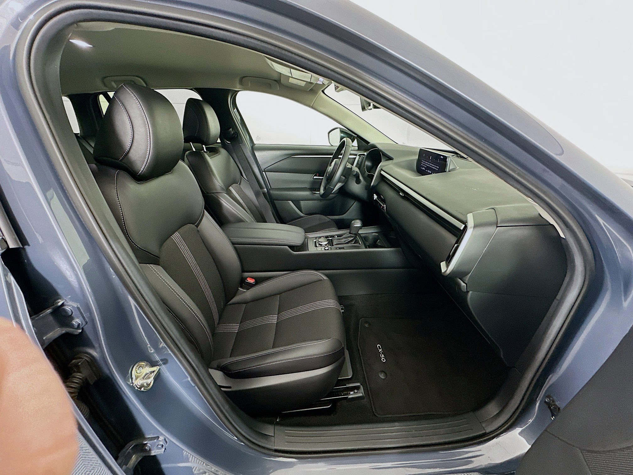 Used 2025 MAZDA CX-50 2.5 Hybrid w/ Preferred Pkg image 32