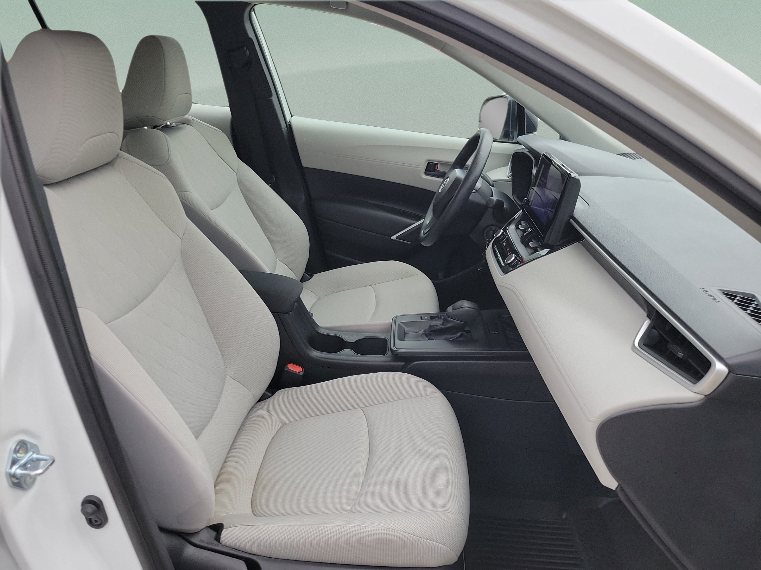 Used 2026 Toyota Corolla Cross L FWD image 28