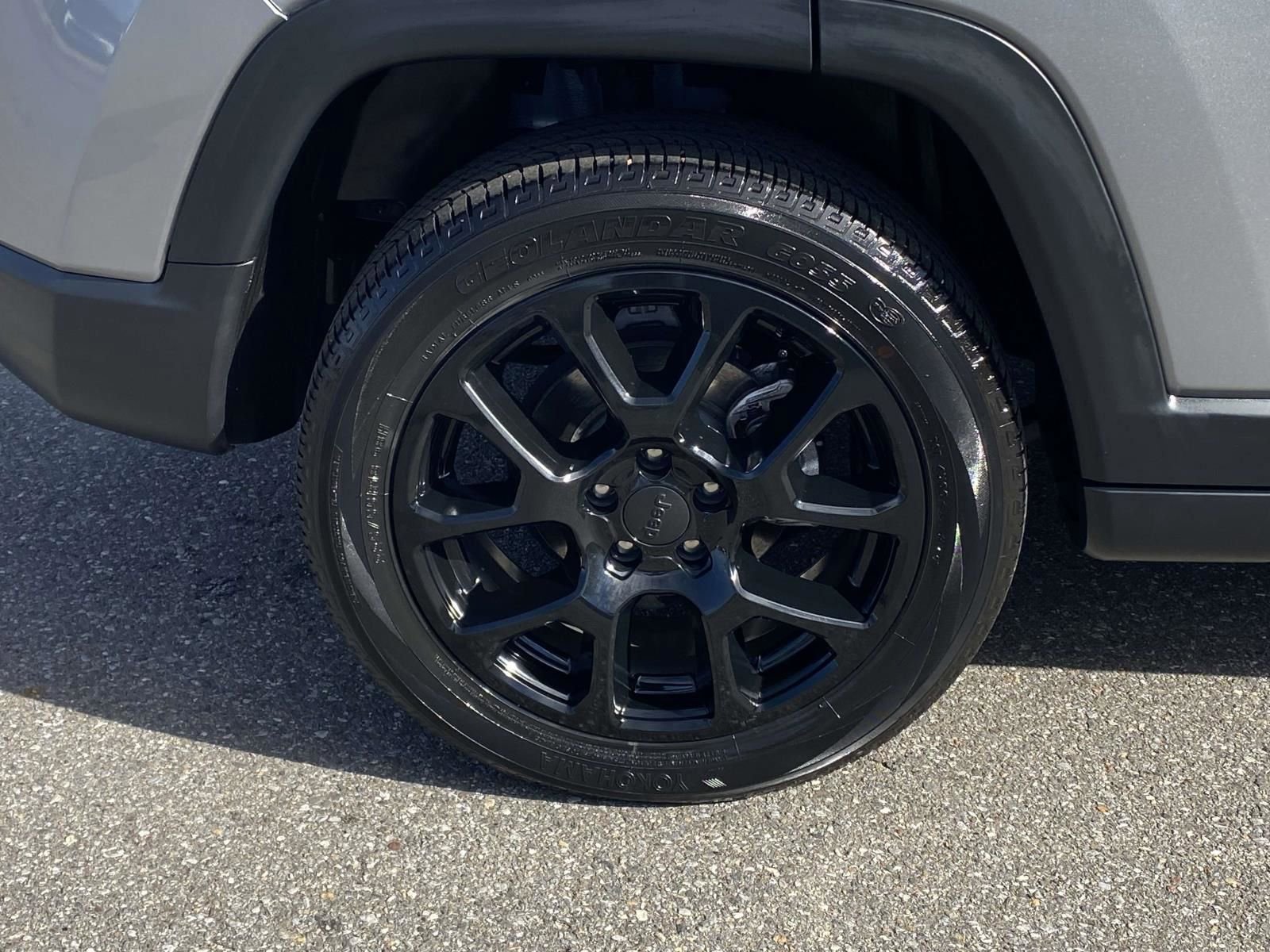 Used 2023 Jeep Compass Latitude w/ Sun and Sound Group image 8