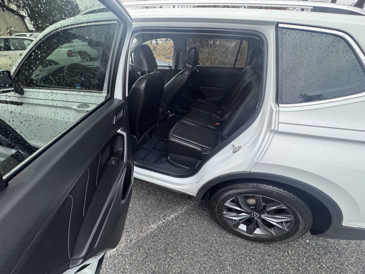 Used 2024 Volkswagen Tiguan SE image 13