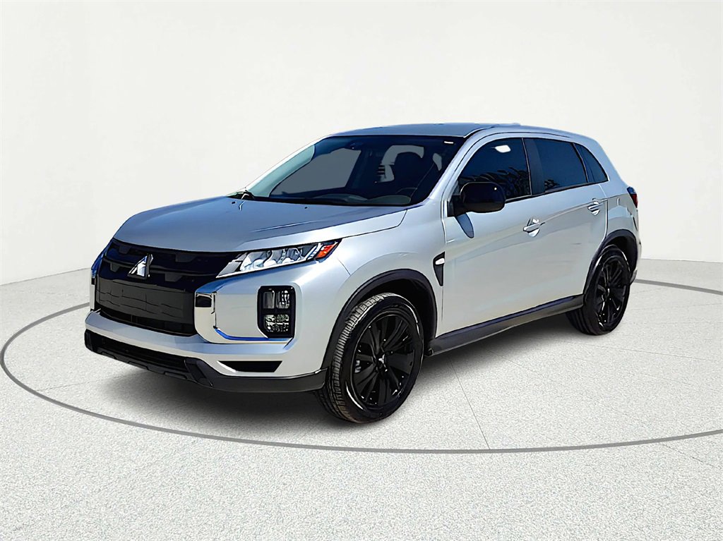 Used 2025 Mitsubishi Outlander Sport LE image 2
