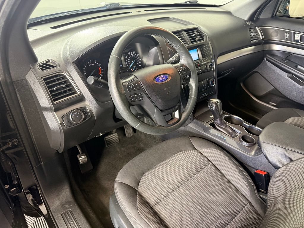 Used 2018 Ford Explorer XLT FWD image 33