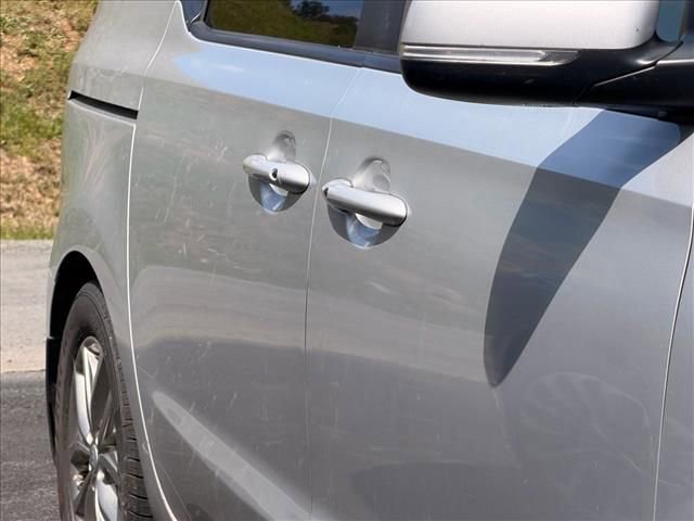 Used 2019 Kia Sedona EX FWD image 6