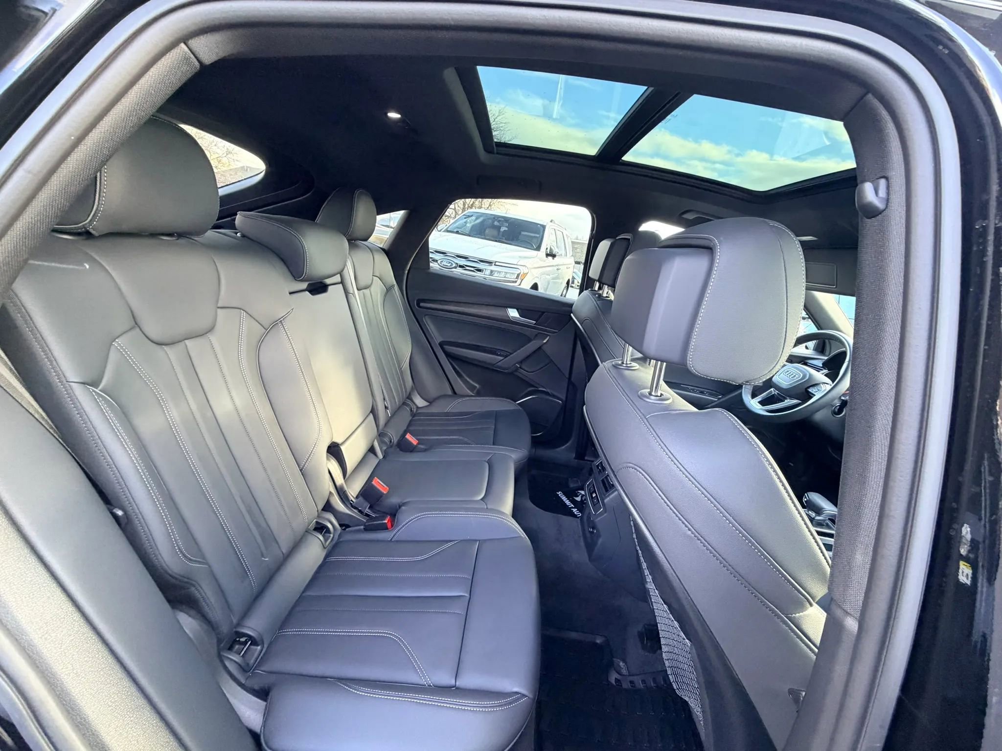 Used 2024 Audi Q5 2.0T Premium w/ Convenience Package image 29