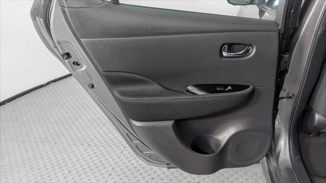 Used 2020 Nissan Leaf SV w/ SV Technology Package FWD image 16