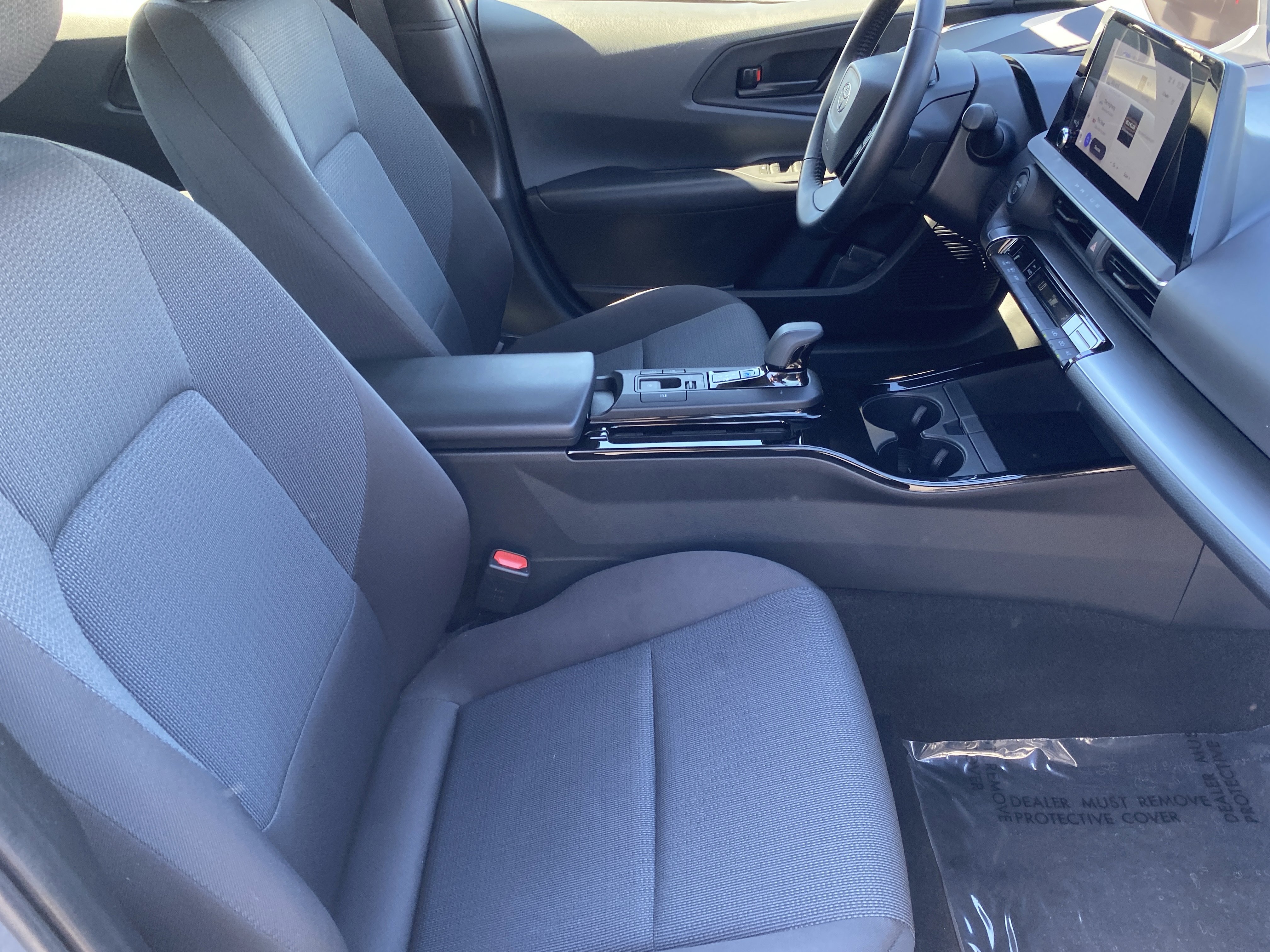 Used 2024 Toyota Prius LE image 9