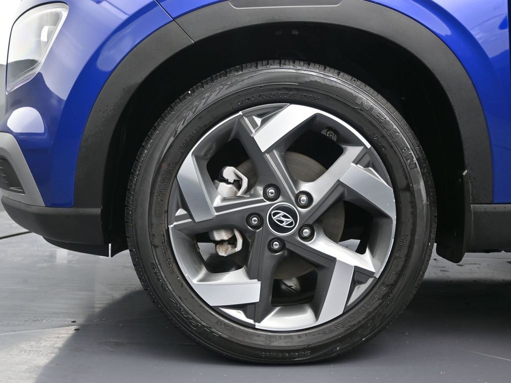 Used 2023 Hyundai Venue Limited image 10