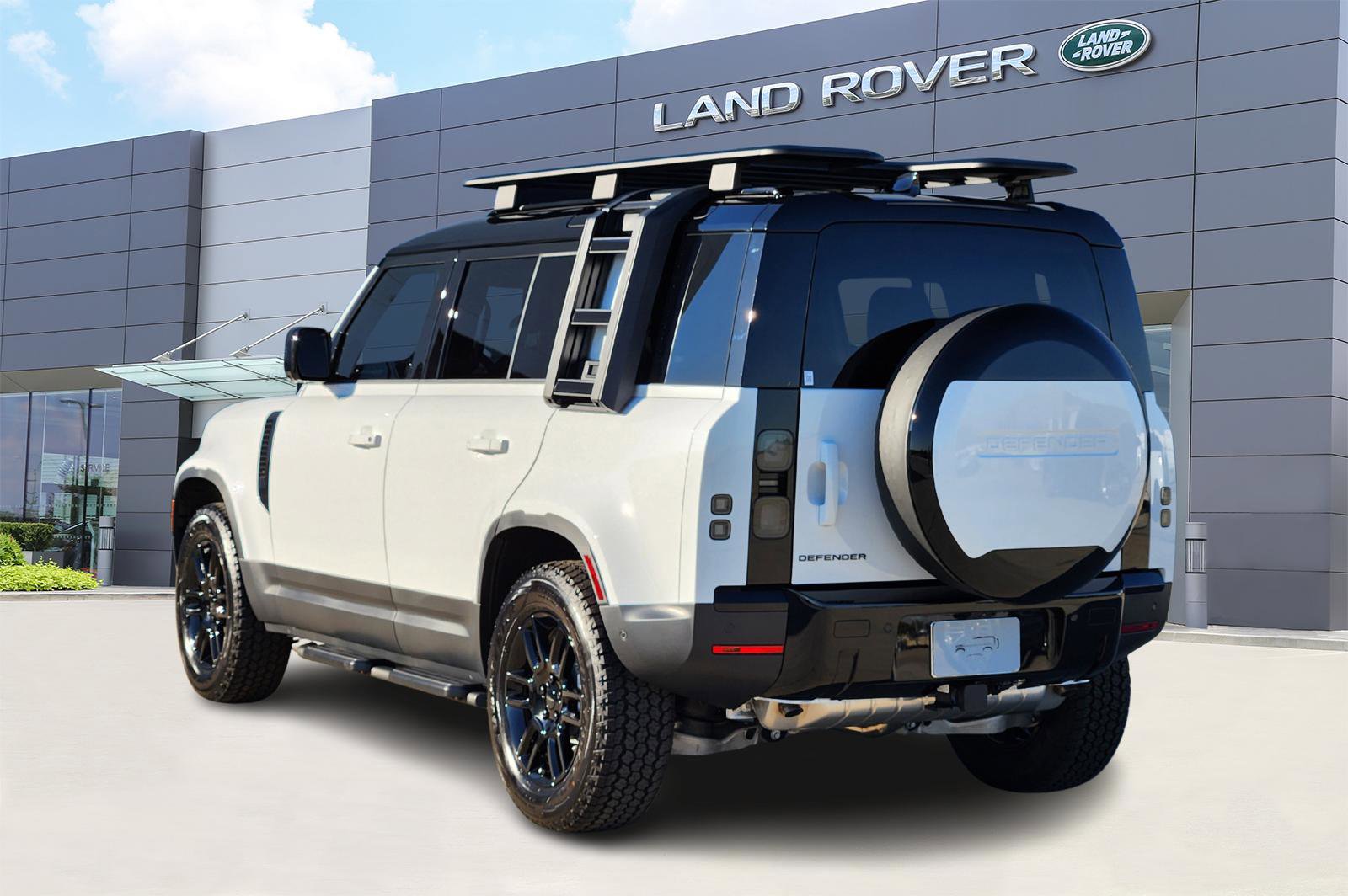 New 2026 Land Rover Defender 110 S image 4