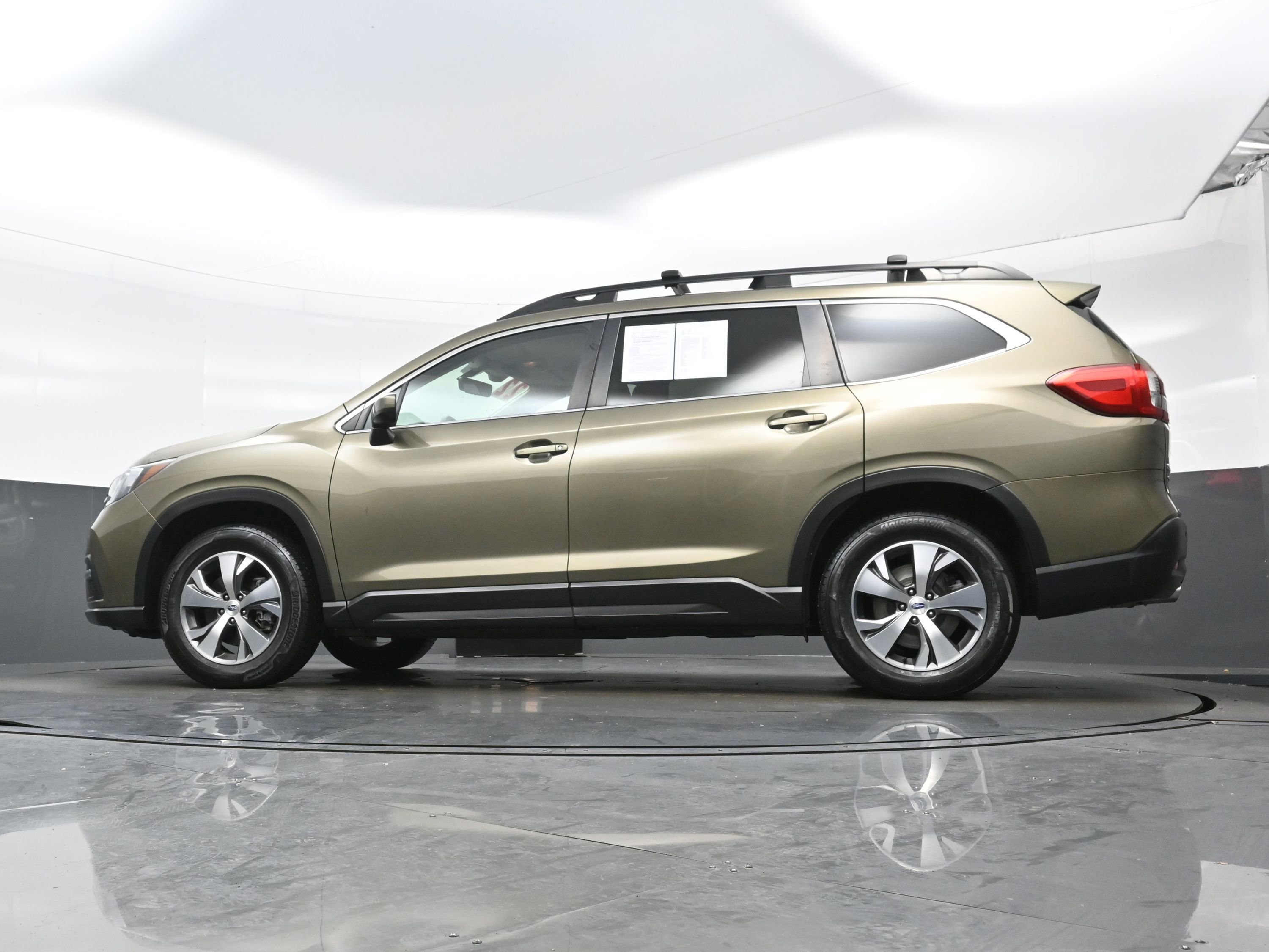 Used 2022 Subaru Ascent Premium w/ Convenience Package AWD/4WD image 29