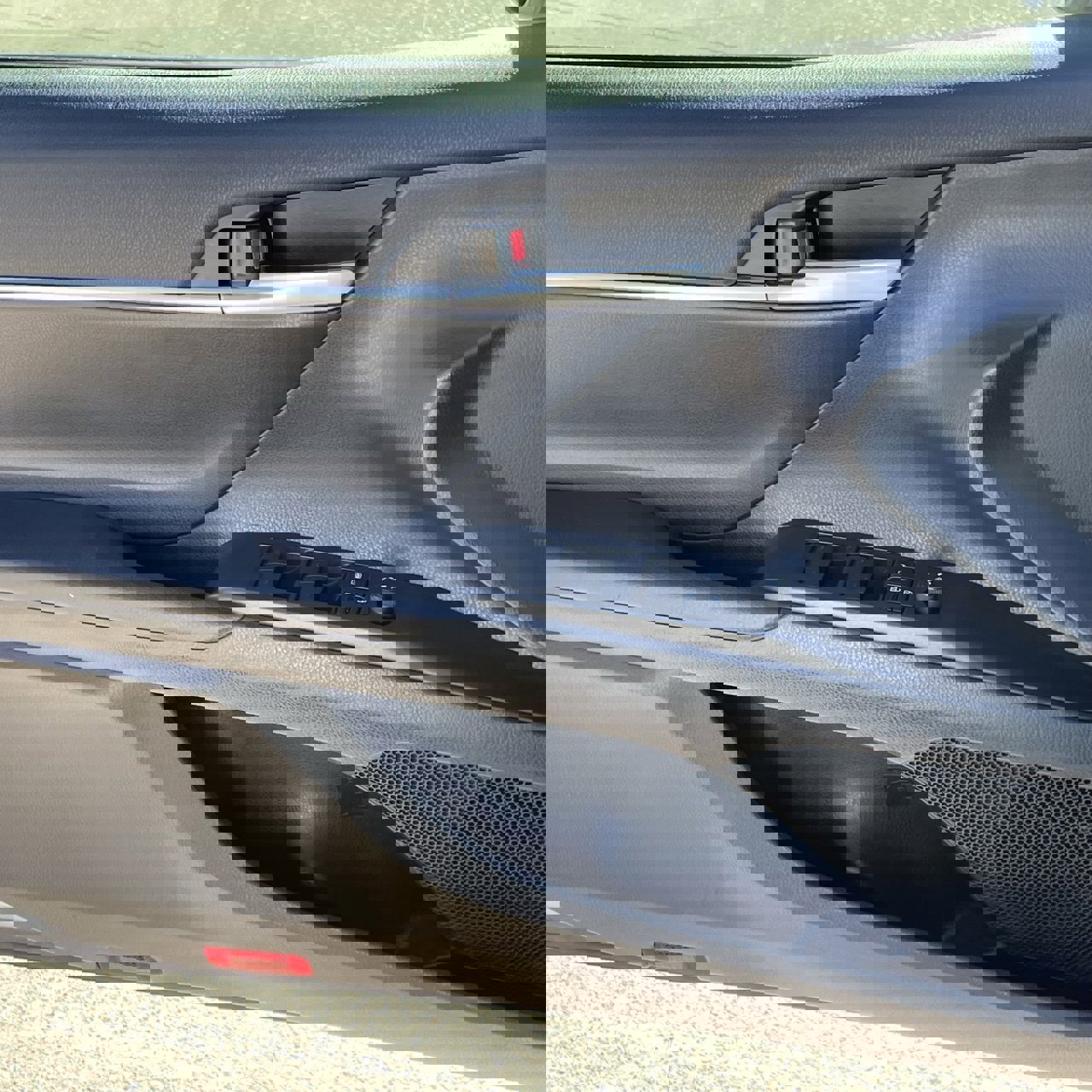 Used 2024 Toyota Camry SE image 19