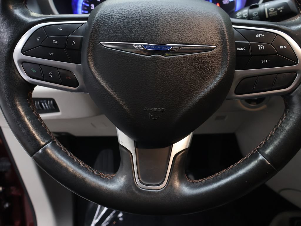 Used 2020 Chrysler Pacifica Touring-L Plus FWD image 20