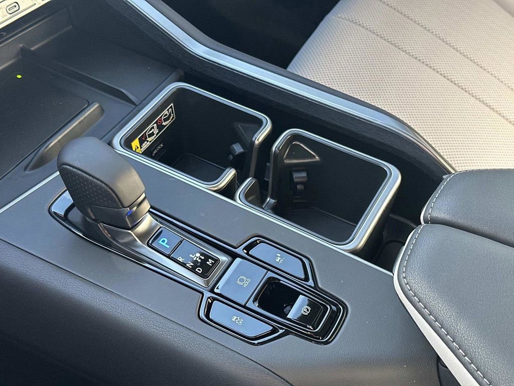 New 2026 Lexus TX 500h AWD image 24