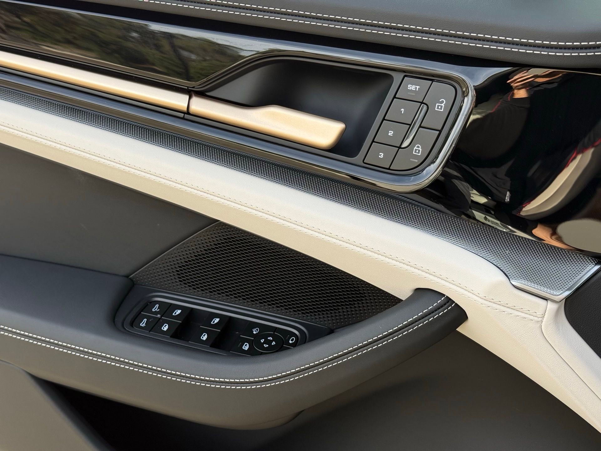 Certified 2026 Porsche Panamera image 25