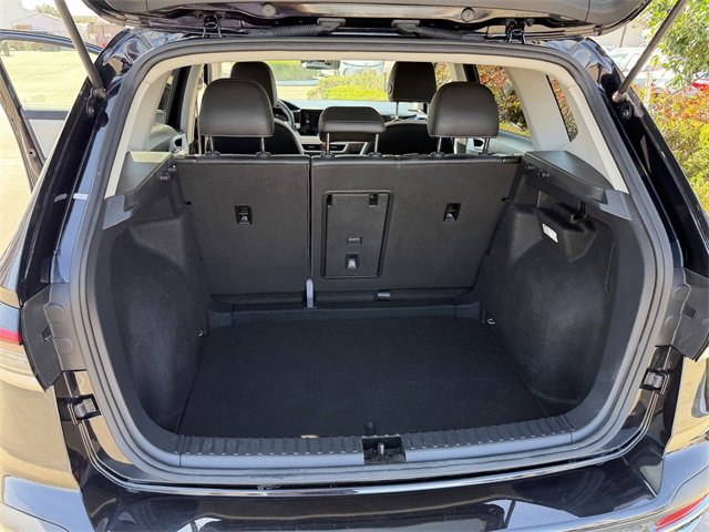 Used 2025 Volkswagen Taos SE image 24