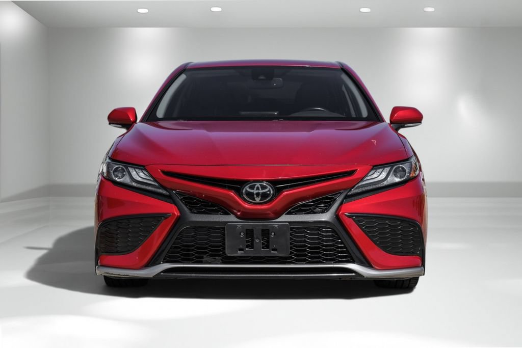 Used 2022 Toyota Camry XSE FWD image 4