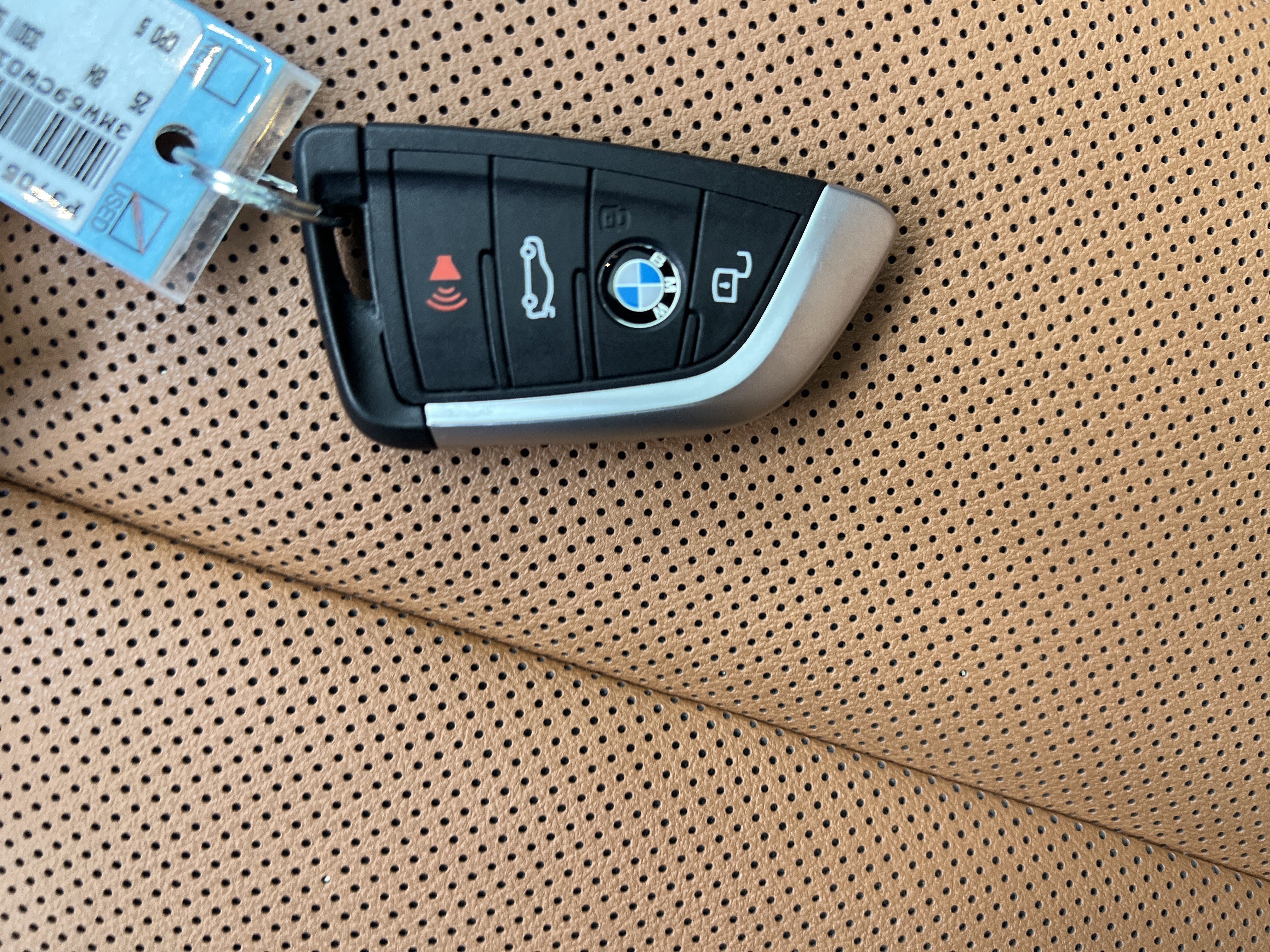 Certified 2025 BMW 330i Sedan image 36