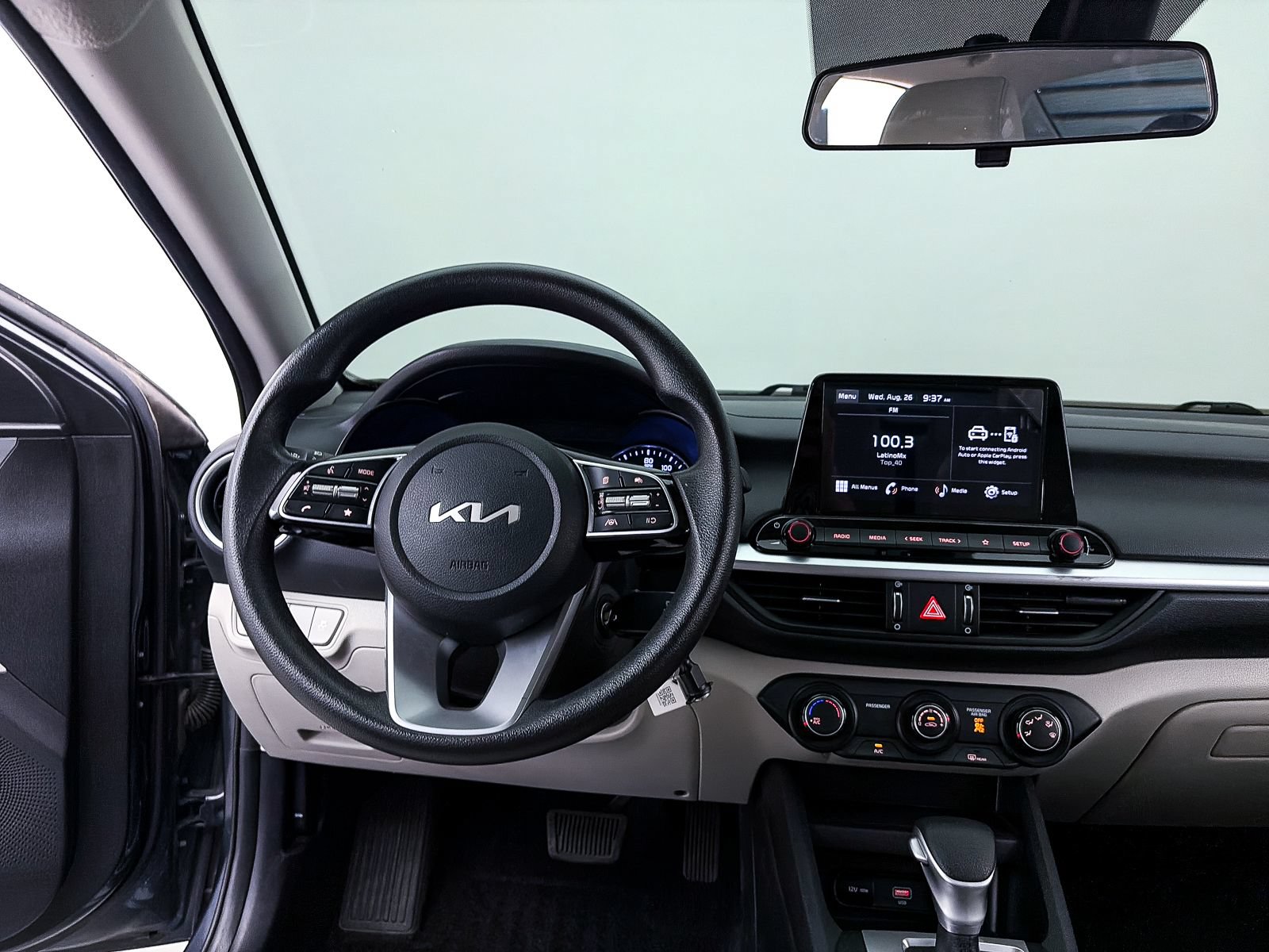Used 2023 Kia Forte LXS w/ LXS Technology Package FWD image 3