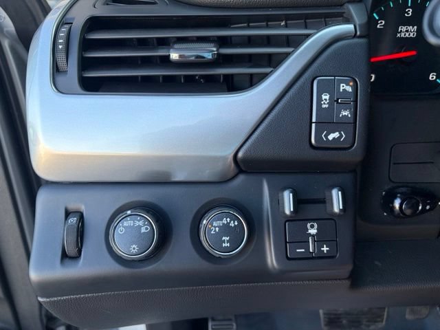 Used 2017 Chevrolet Suburban LT AWD/4WD image 20