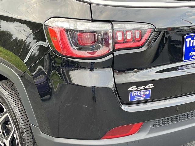 Used 2025 Jeep Compass Limited image 5