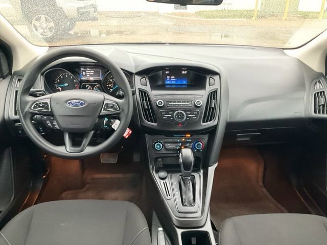 Used 2018 Ford Focus SE image 3