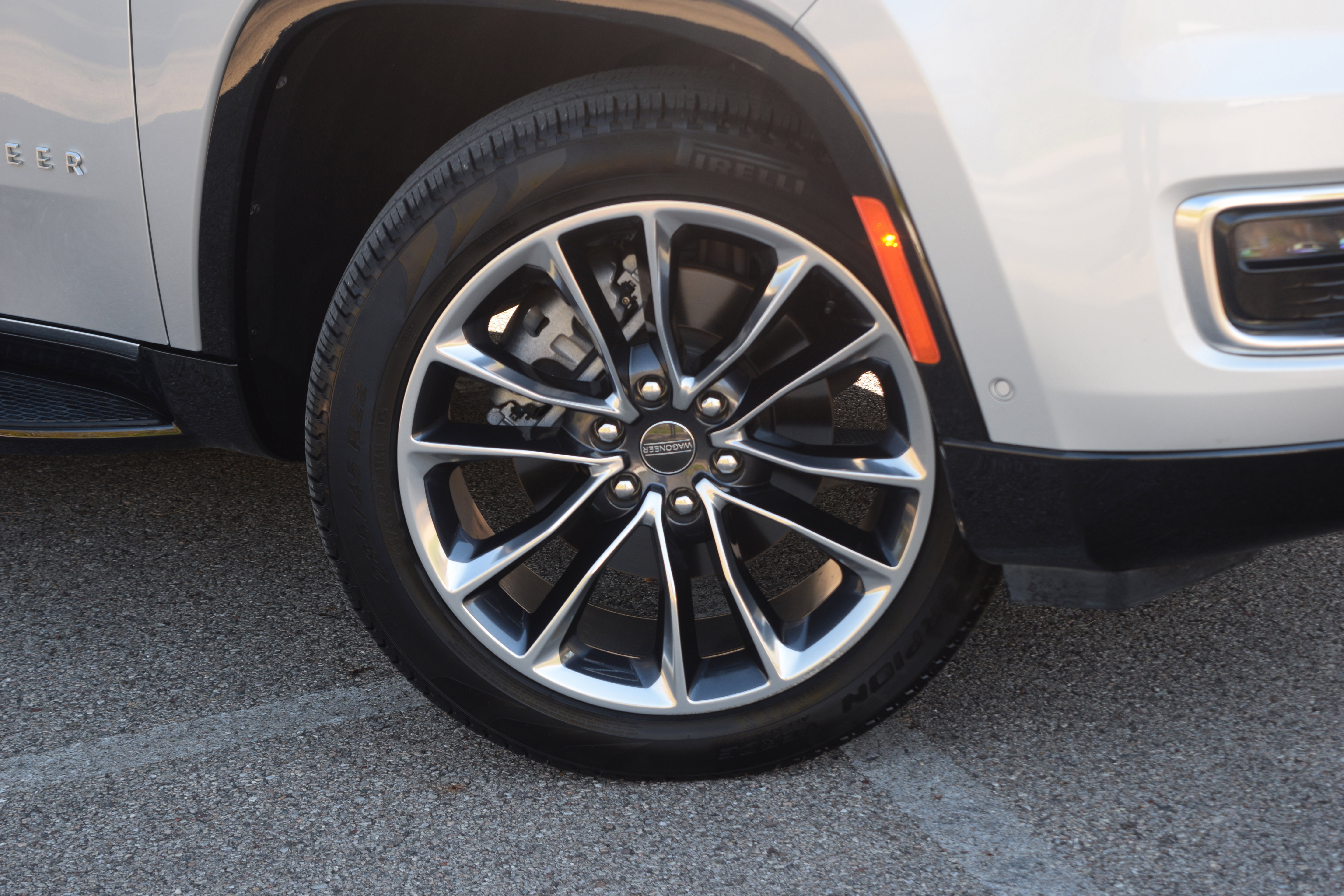 Used 2024 Jeep Wagoneer Series II w/ Premium Group I image 32