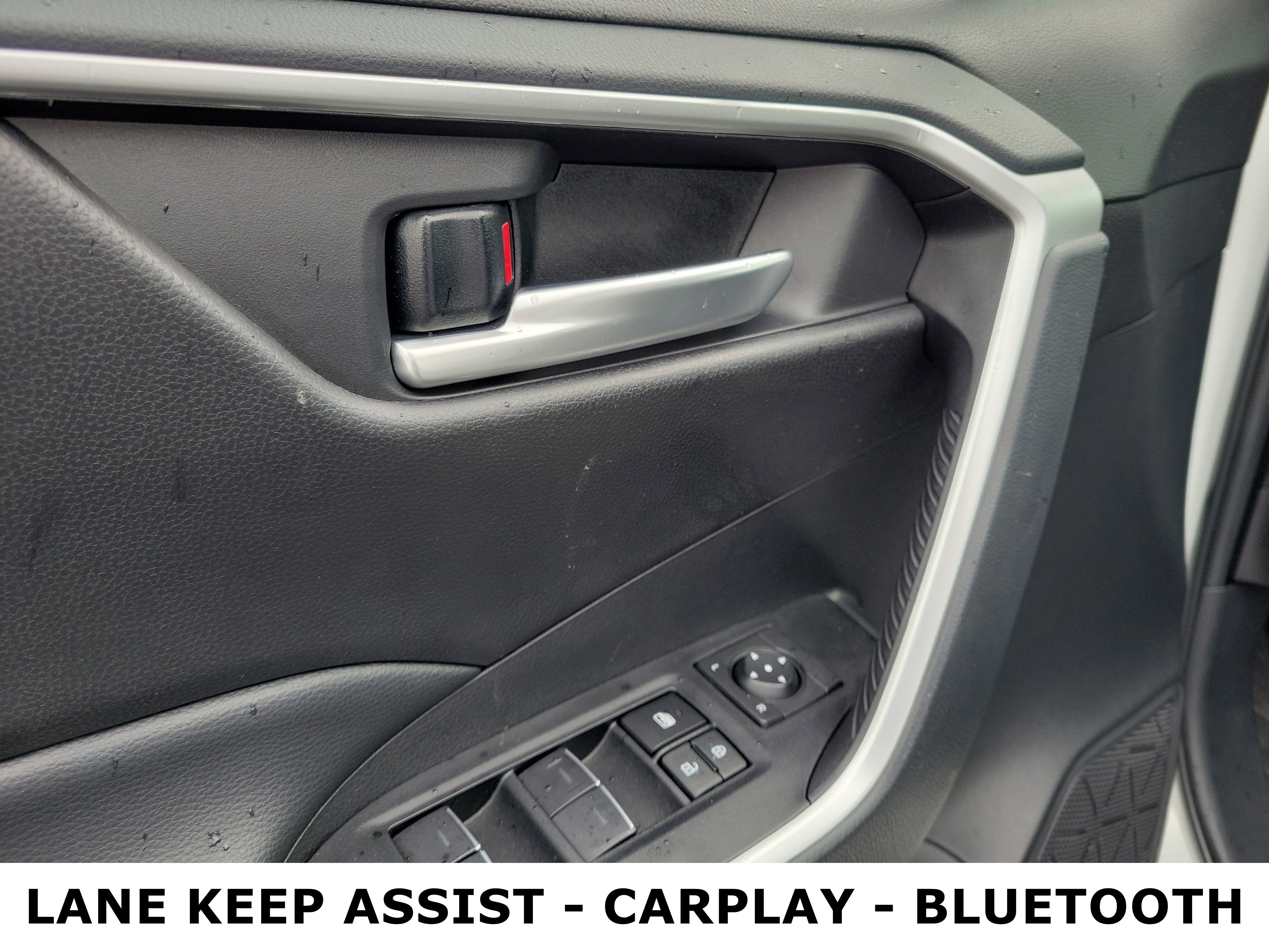 Used 2025 Toyota RAV4 XLE image 18