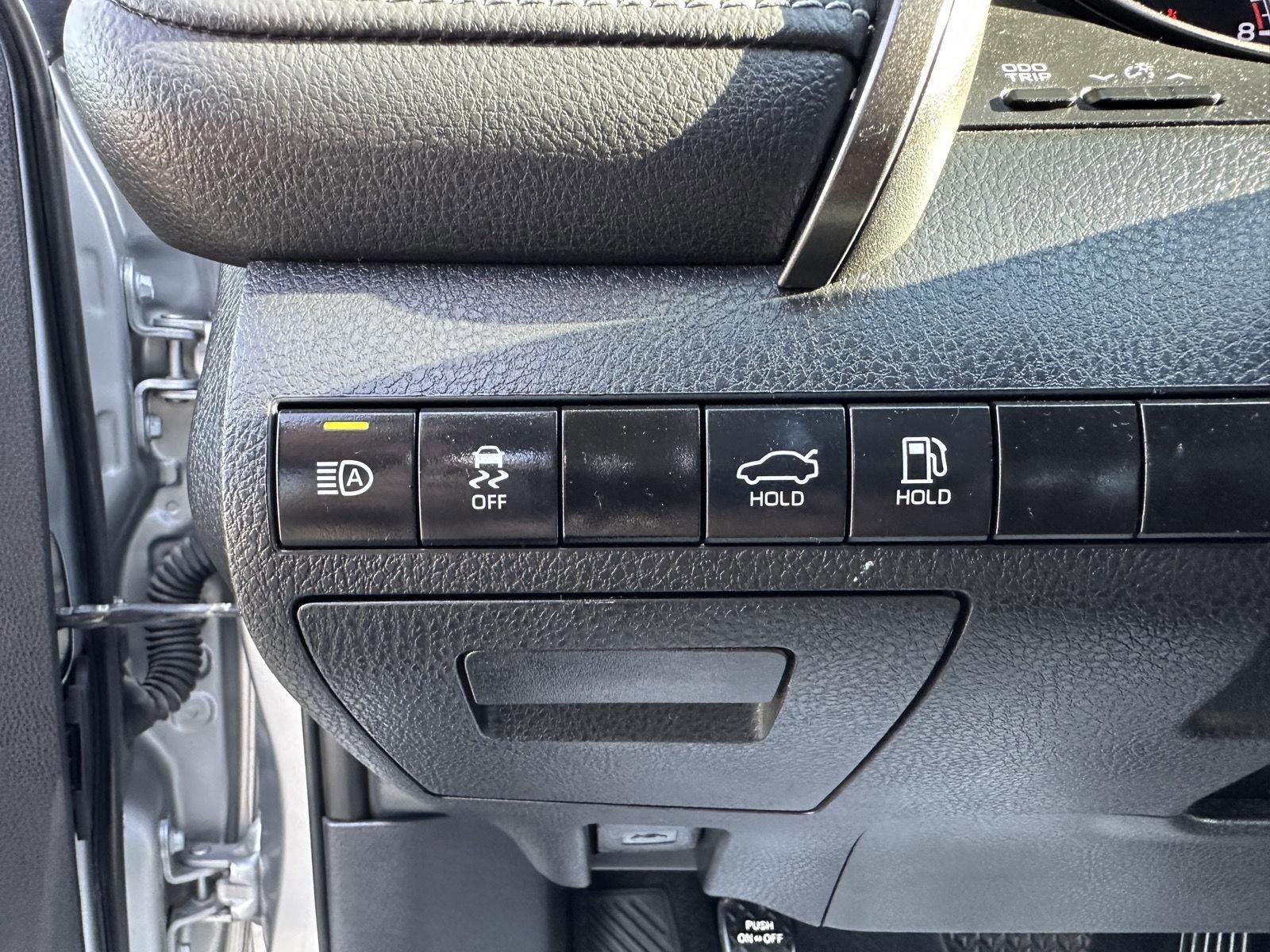 Used 2024 Toyota Camry SE image 23