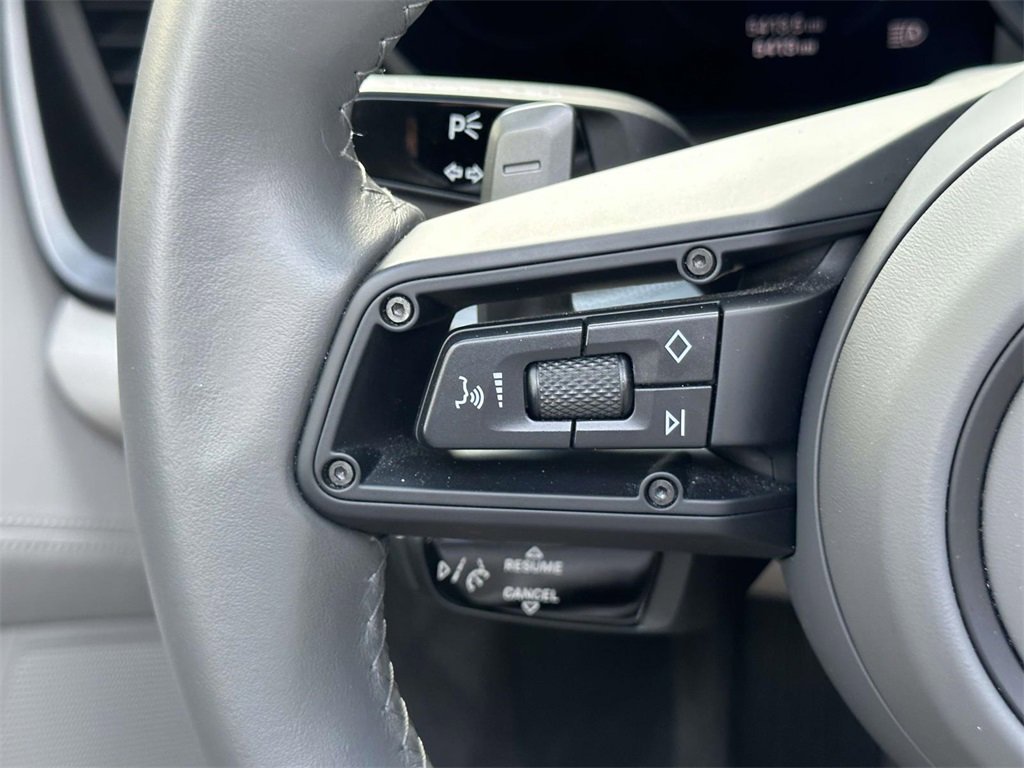 Used 2024 Porsche 911 Carrera image 18