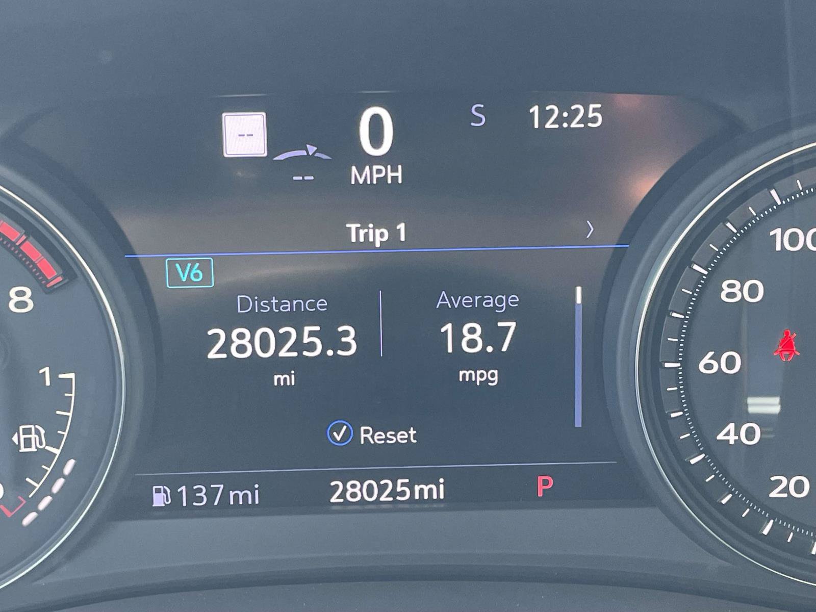 Used 2024 Cadillac XT6 Premium Luxury w/ Technology Package FWD image 21