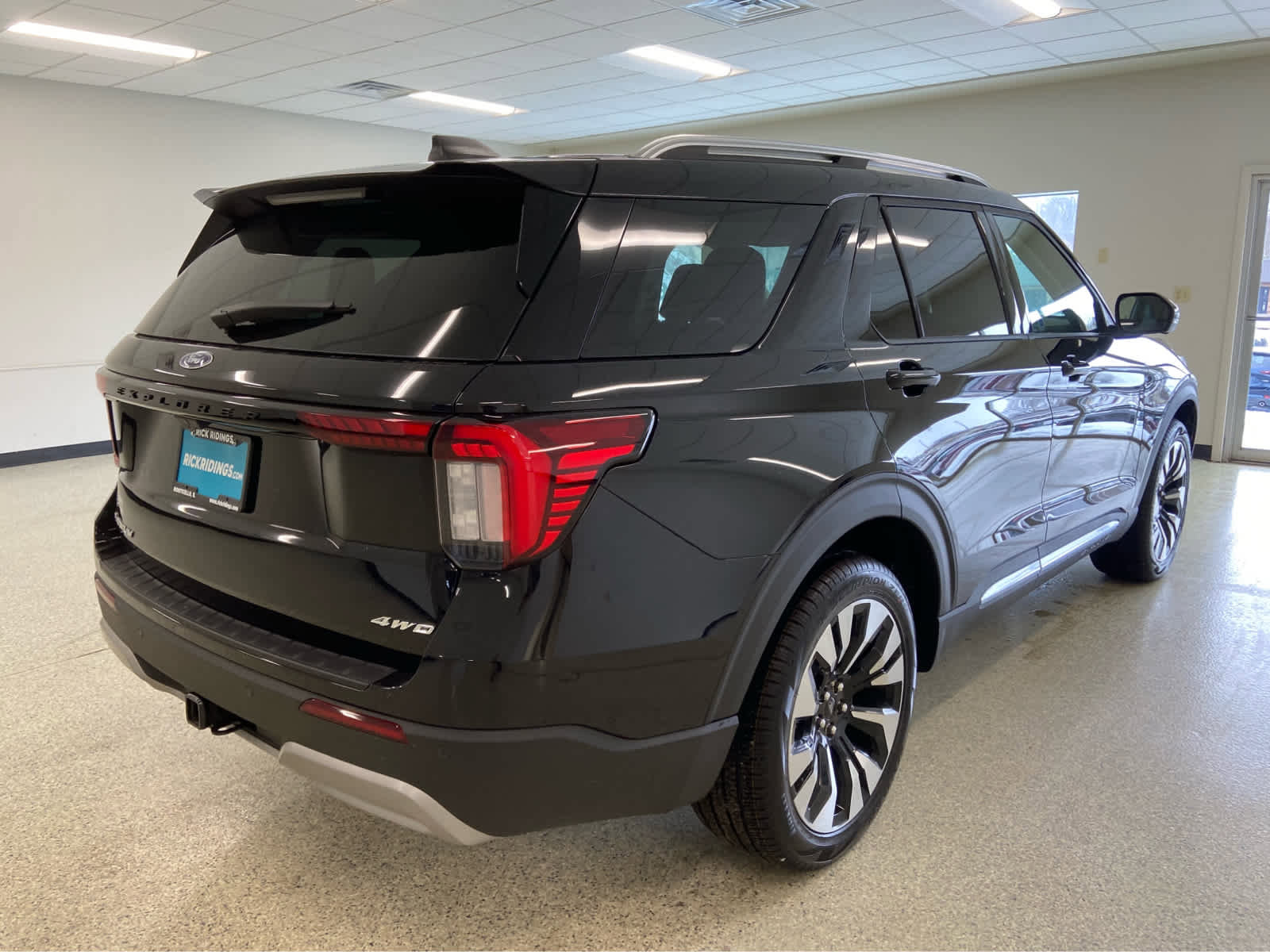 New 2026 Ford Explorer Platinum image 5