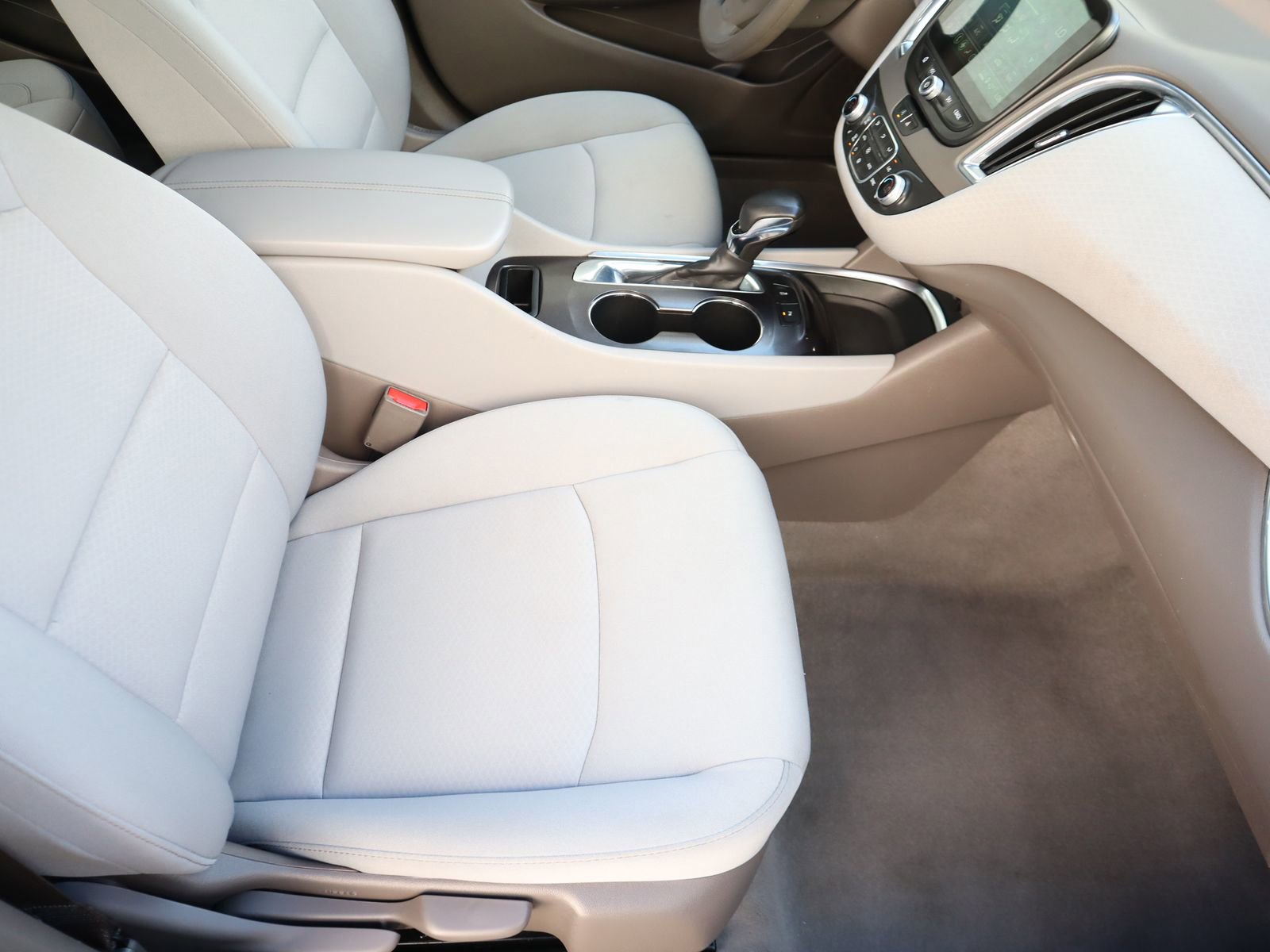 Used 2021 Chevrolet Malibu LT image 51