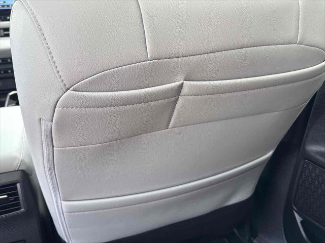 Used 2025 Mitsubishi Outlander SEL image 42