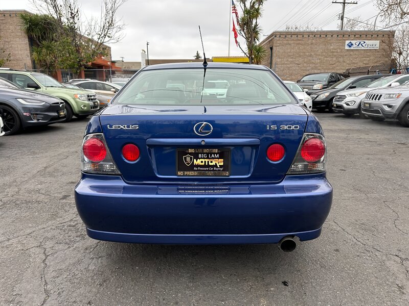 Used 2002 Lexus IS 300 RWD image 6