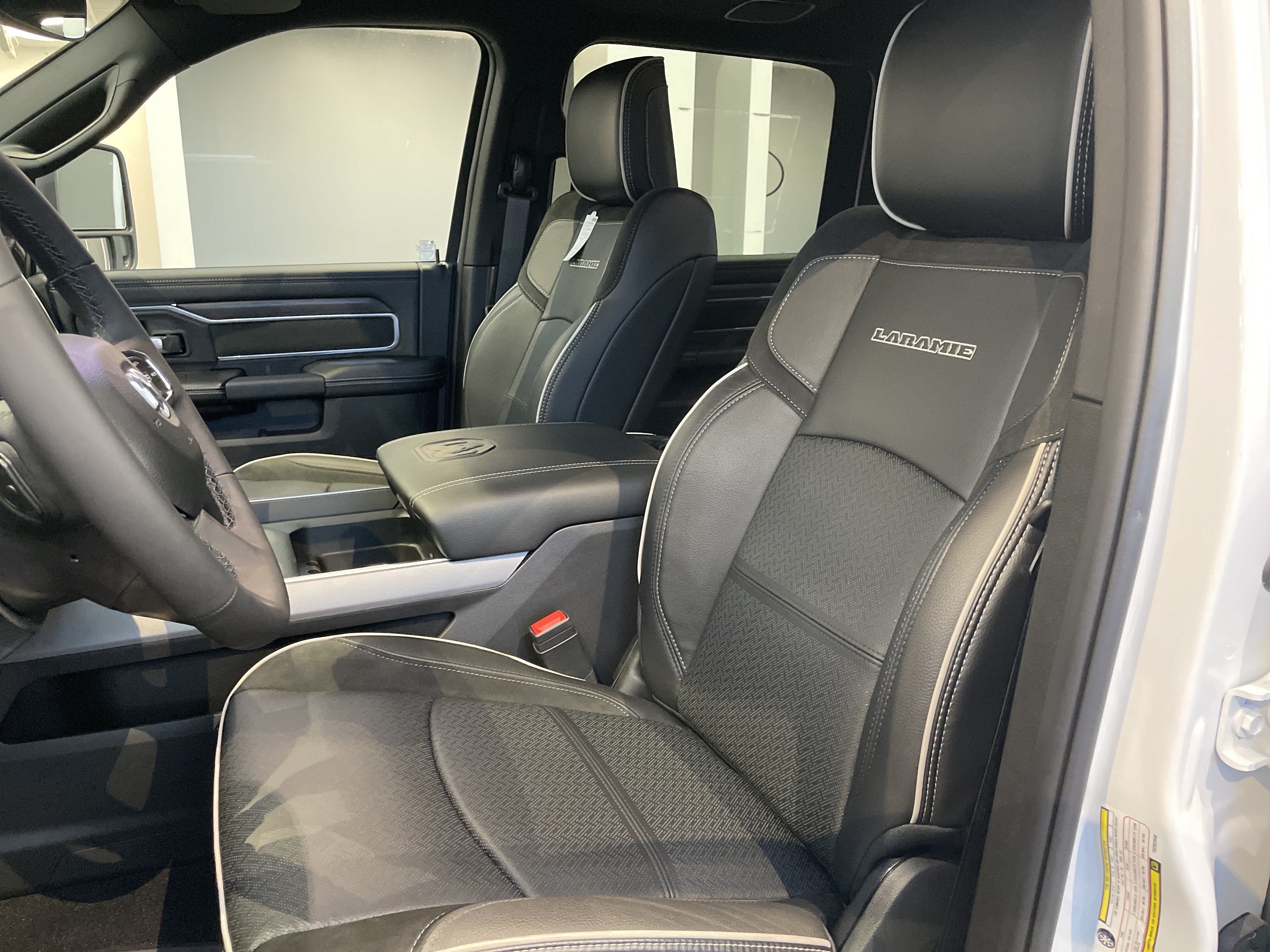 New 2026 RAM 3500 Laramie w/ Max Tow Package AWD/4WD image 17