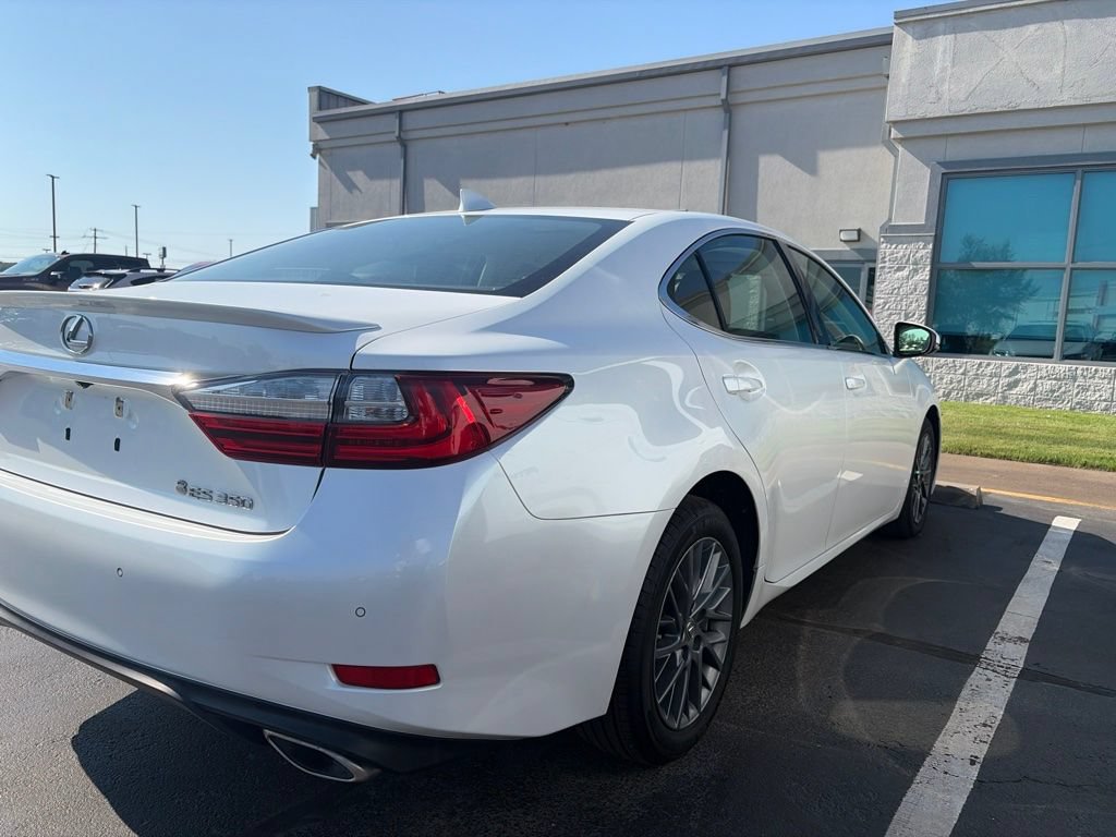 Used 2018 Lexus ES 350 w/ Navigation System Package FWD image 5