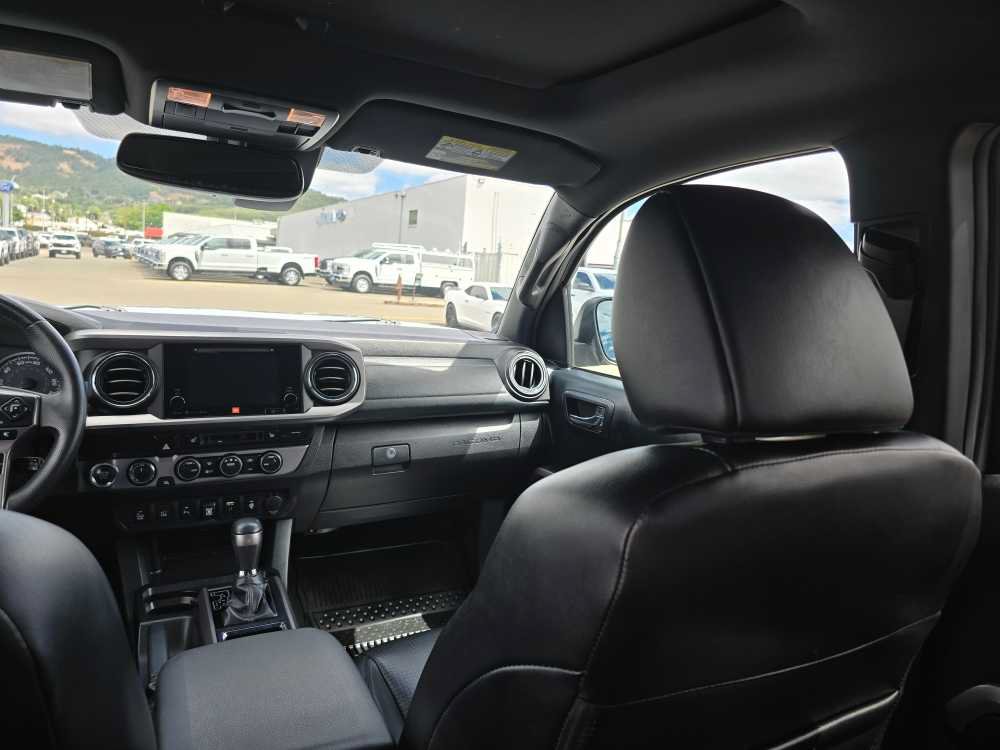 Used 2019 Toyota Tacoma Limited AWD/4WD image 14
