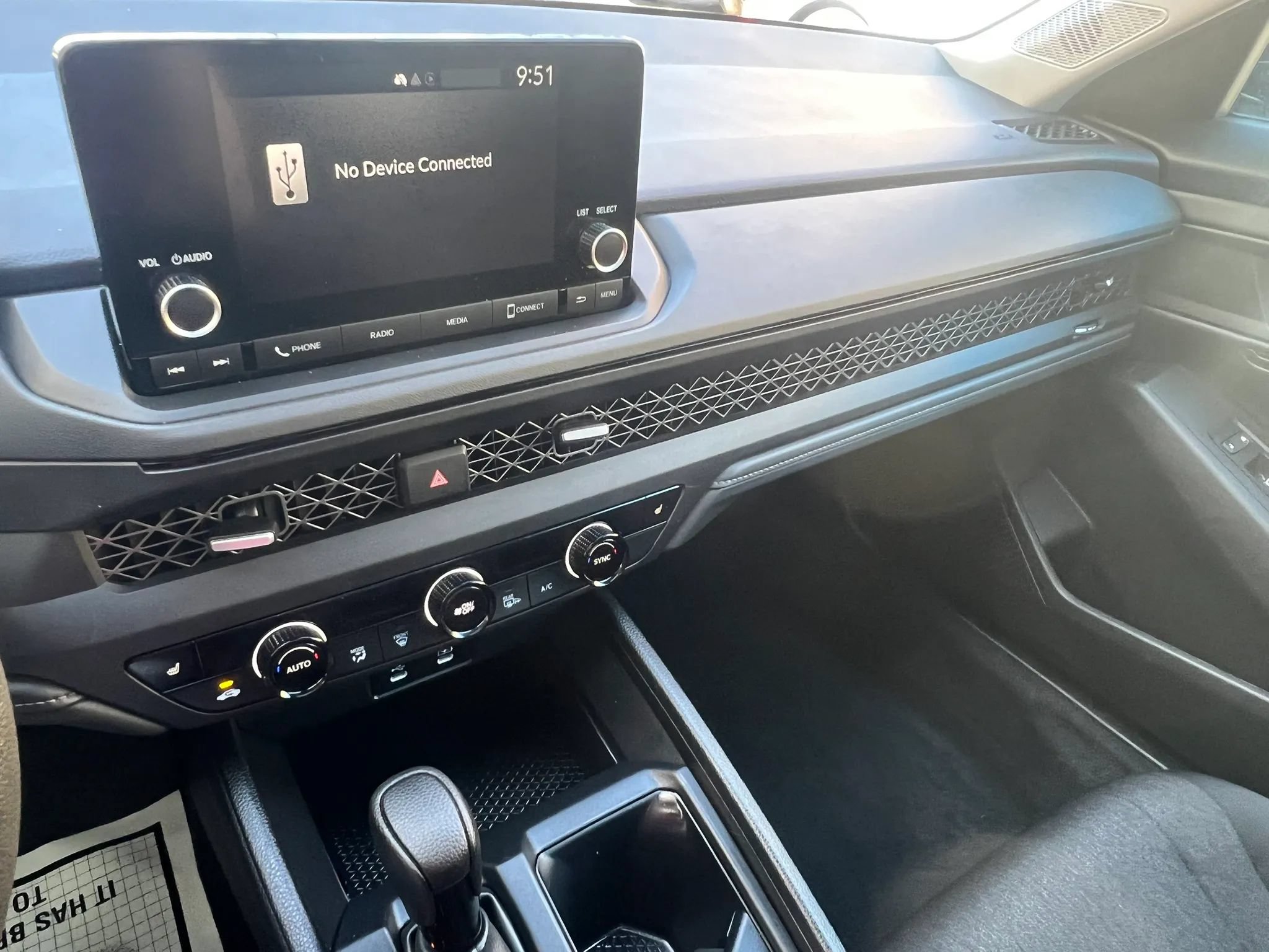 Used 2025 Honda Accord SE image 24