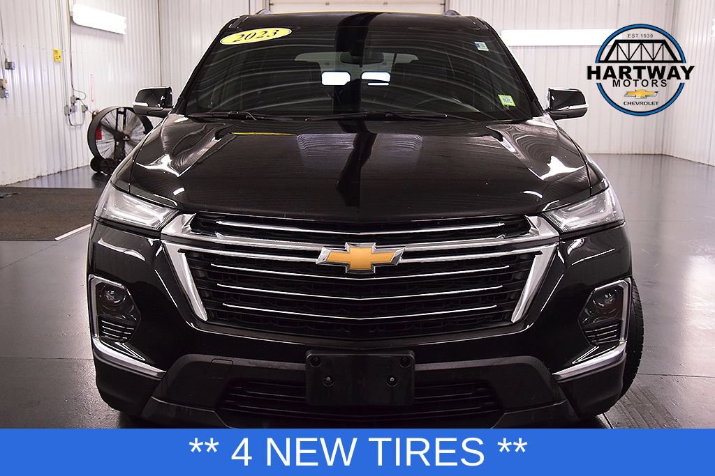 Used 2023 Chevrolet Traverse LT AWD/4WD image 2